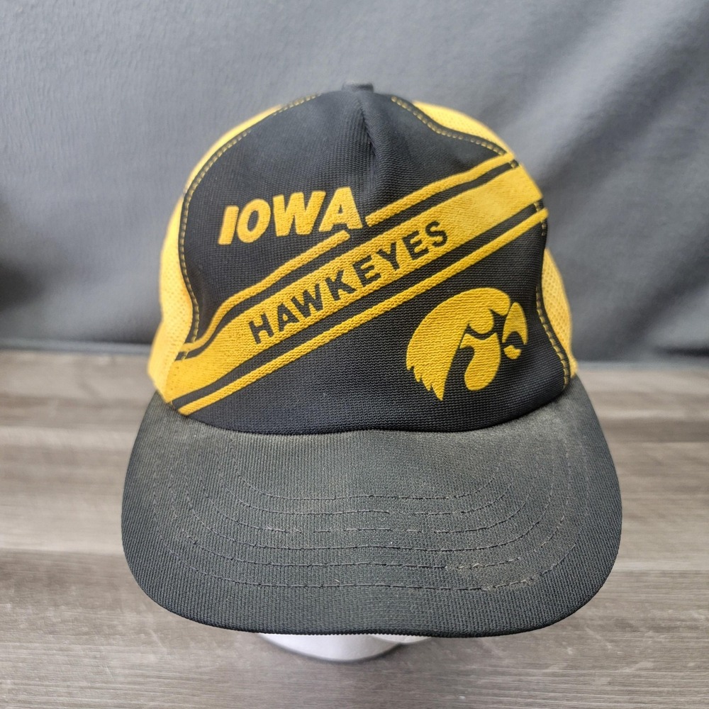 VINTAGE Iowa Hawkeyes Hat Cap Snap Back Mens One Size Black NCAA Challenger Caps